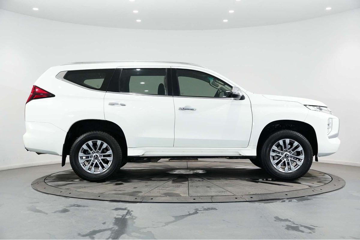2022 Mitsubishi Pajero Sport GLX QF