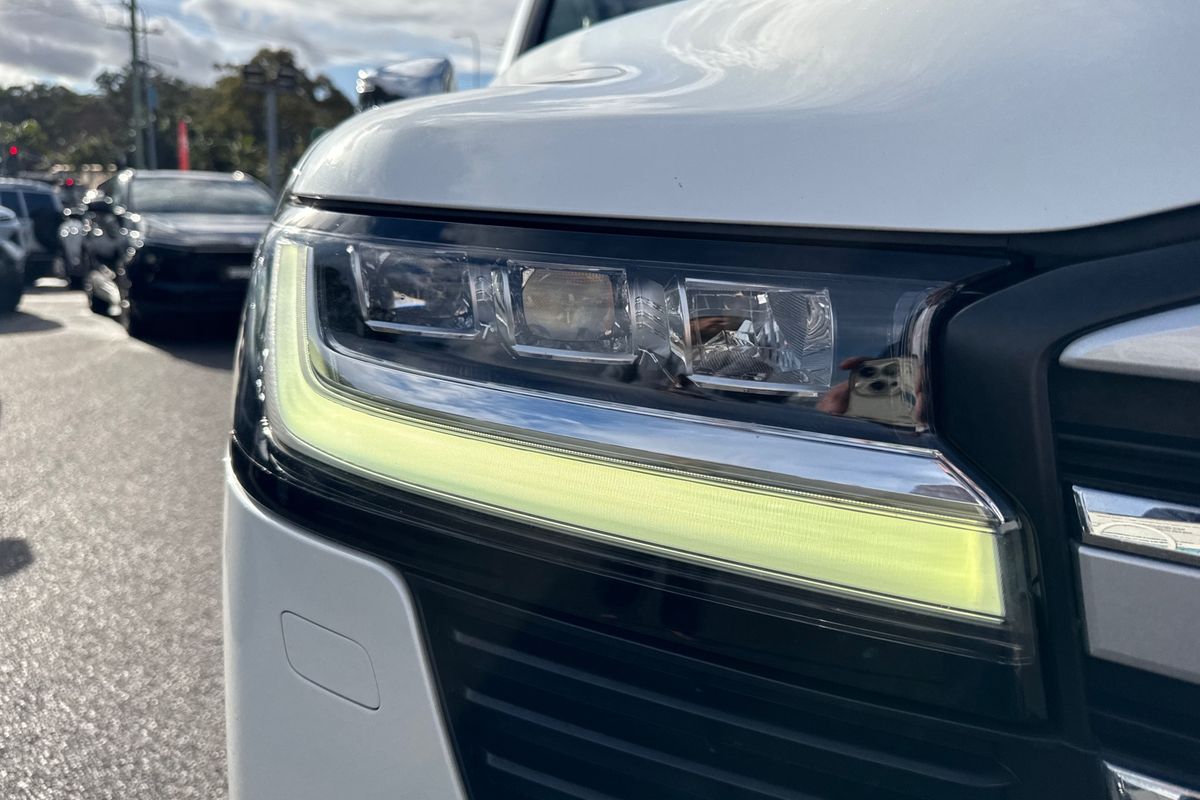 2022 Toyota Landcruiser Sahara FJA300R