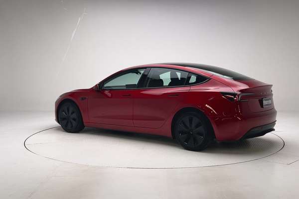 2024 Tesla Model 3 Long Range thumb-5
