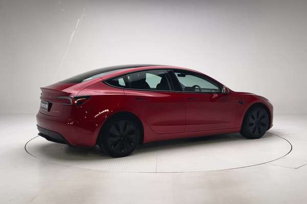 2024 Tesla Model 3 Long Range thumb-7