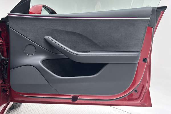 2024 Tesla Model 3 Long Range thumb-18