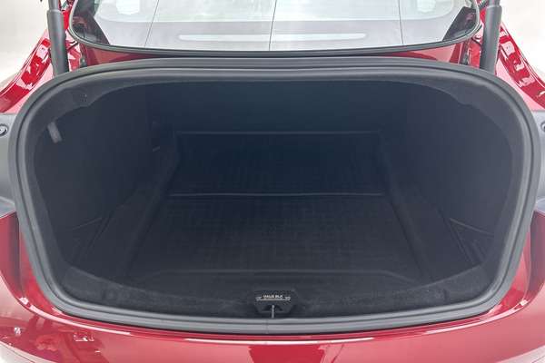2024 Tesla Model 3 Long Range thumb-20