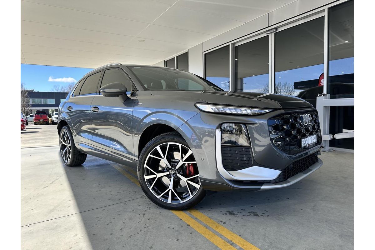2026 Audi Q3 TFSI 195kW FJ