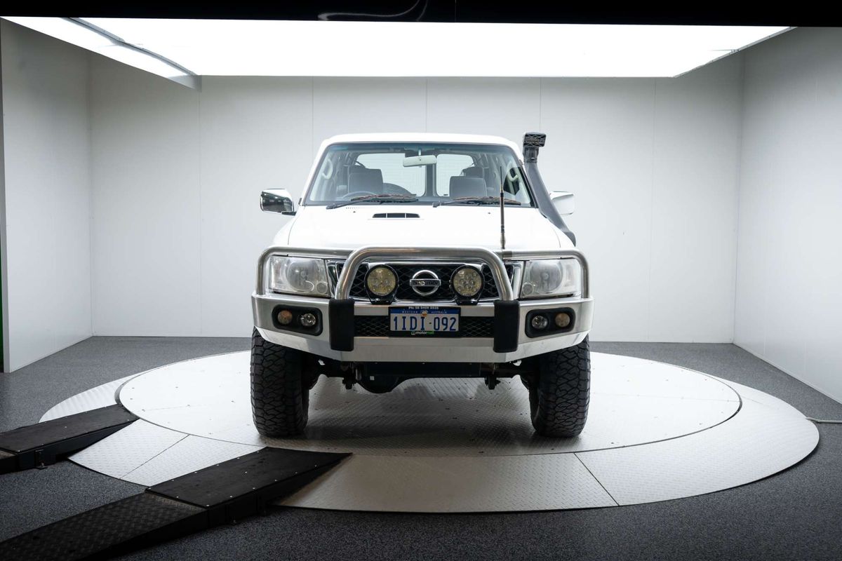 2014 Nissan Patrol ST Y61