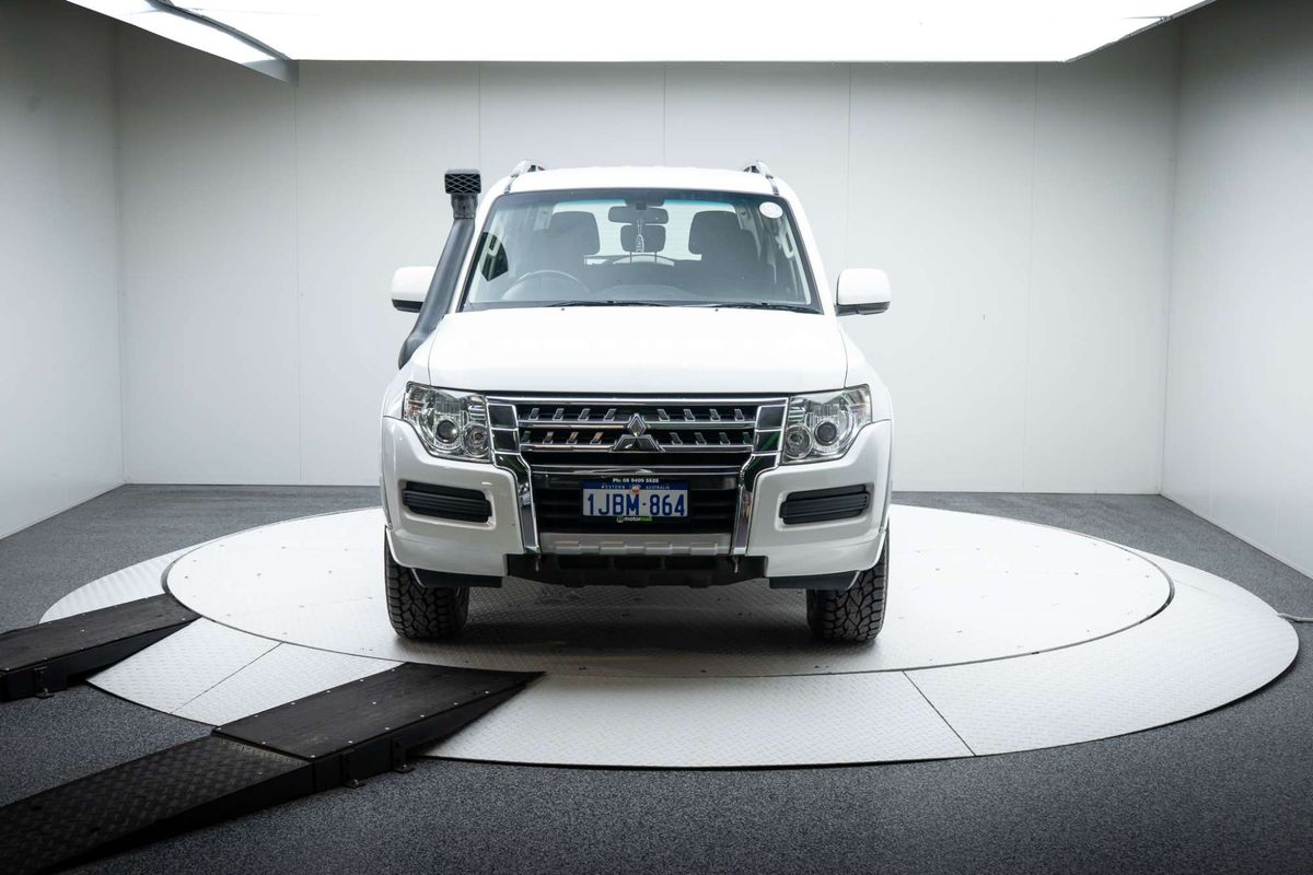 2016 Mitsubishi Pajero GLX NX