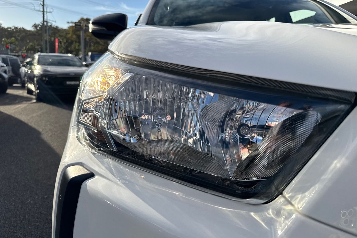 2024 Toyota Hilux SR GUN126R 4X4