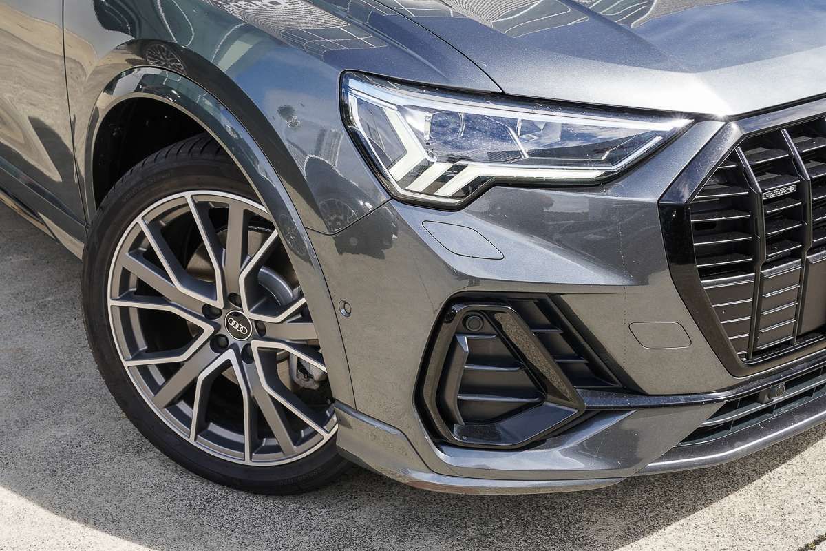 2022 Audi Q3 40 TFSI S line F3