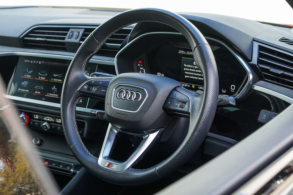 2022 Audi Q3 40 TFSI S line F3