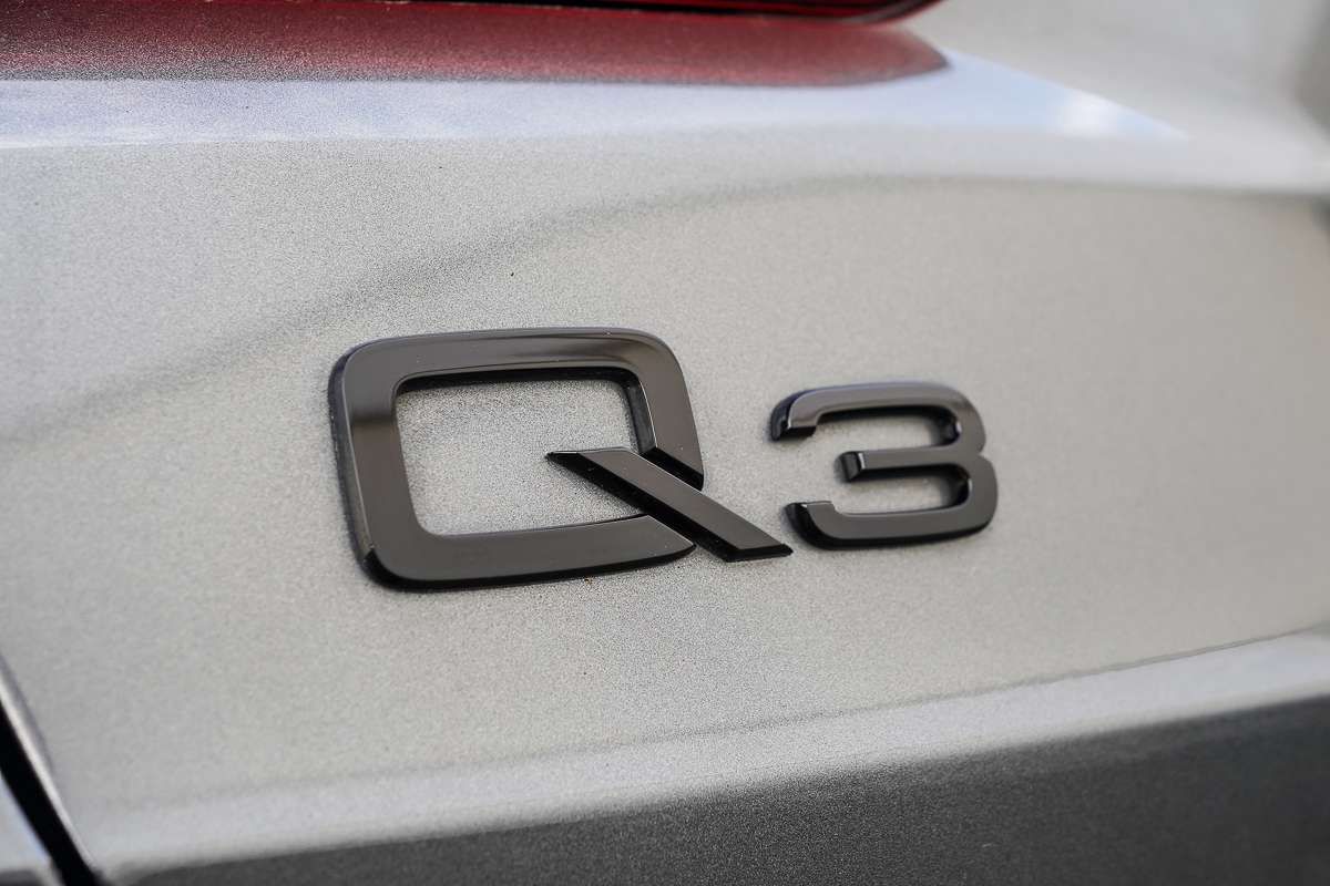 2022 Audi Q3 40 TFSI S line F3
