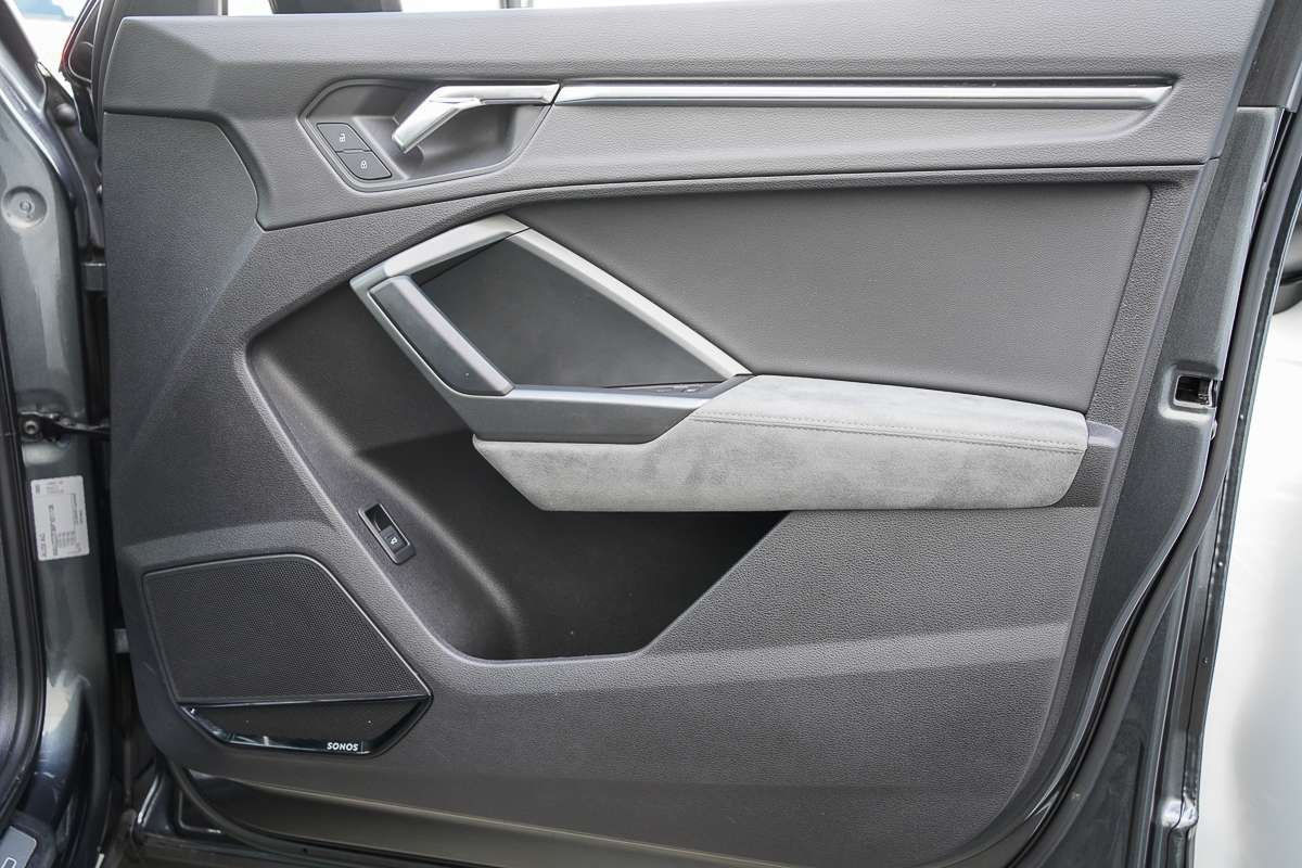 2022 Audi Q3 40 TFSI S line F3