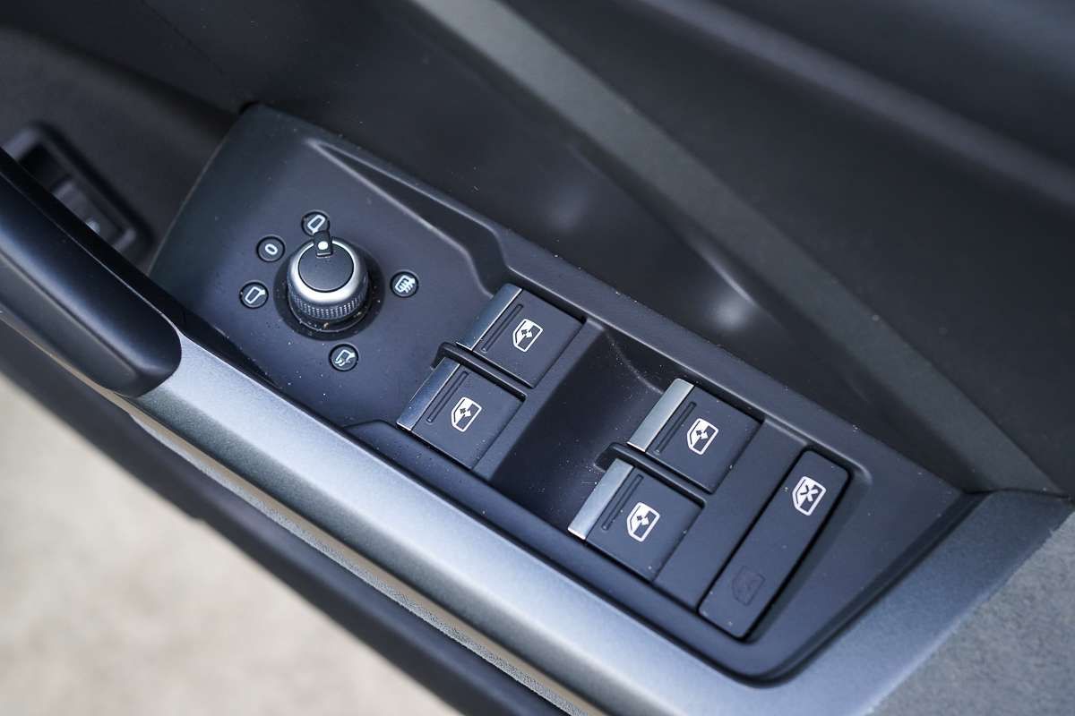 2022 Audi Q3 40 TFSI S line F3