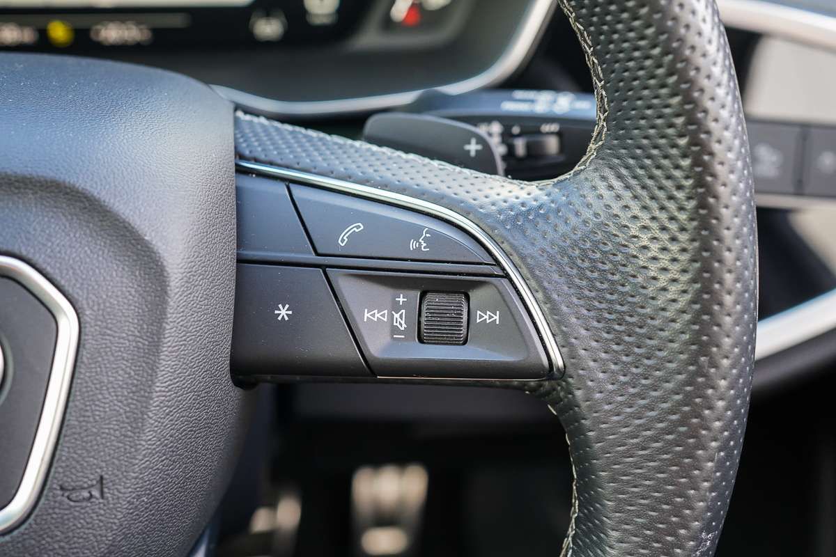 2022 Audi Q3 40 TFSI S line F3