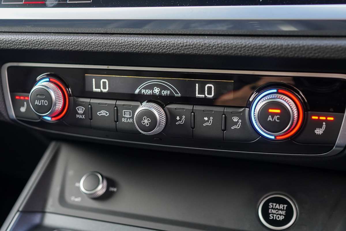 2022 Audi Q3 40 TFSI S line F3