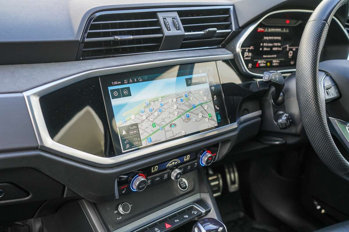 2022 Audi Q3 40 TFSI S line F3
