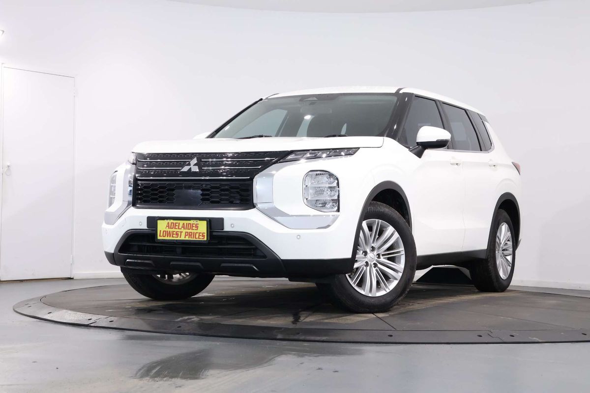 2023 Mitsubishi Outlander ES ZM