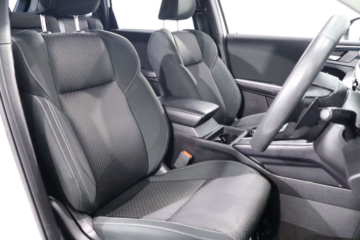 2023 Mitsubishi Outlander ES ZM