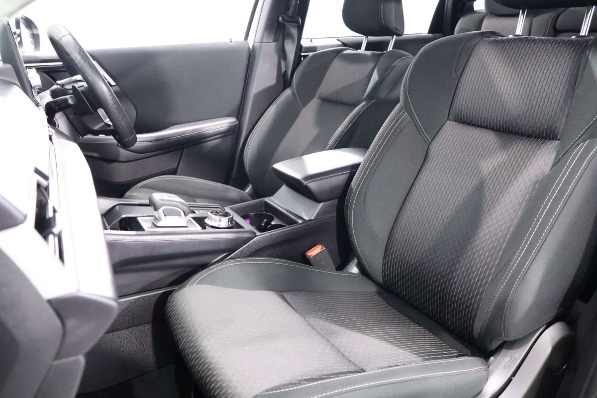 2023 Mitsubishi Outlander ES ZM