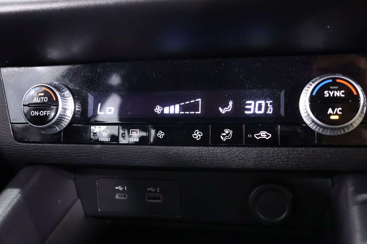 2023 Mitsubishi Outlander ES ZM