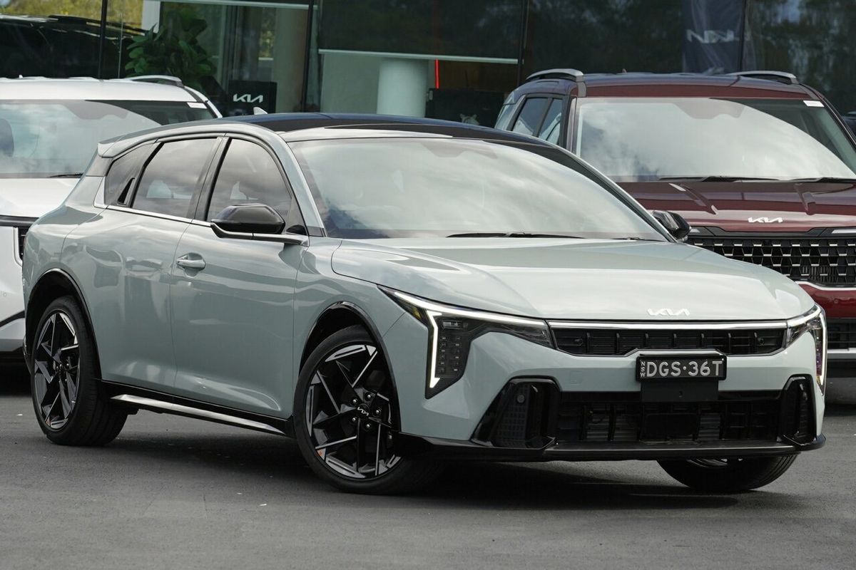 2025 Kia K4 GT-Line CL4m