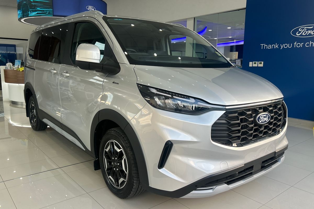 2025 Ford Tourneo Active AV SWB