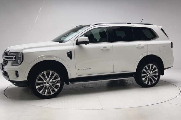 2024 Ford Everest Platinum 3.0L thumb-3