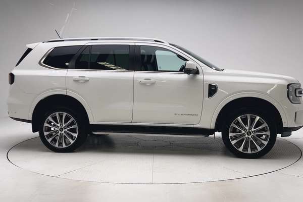 2024 Ford Everest Platinum 3.0L thumb-8