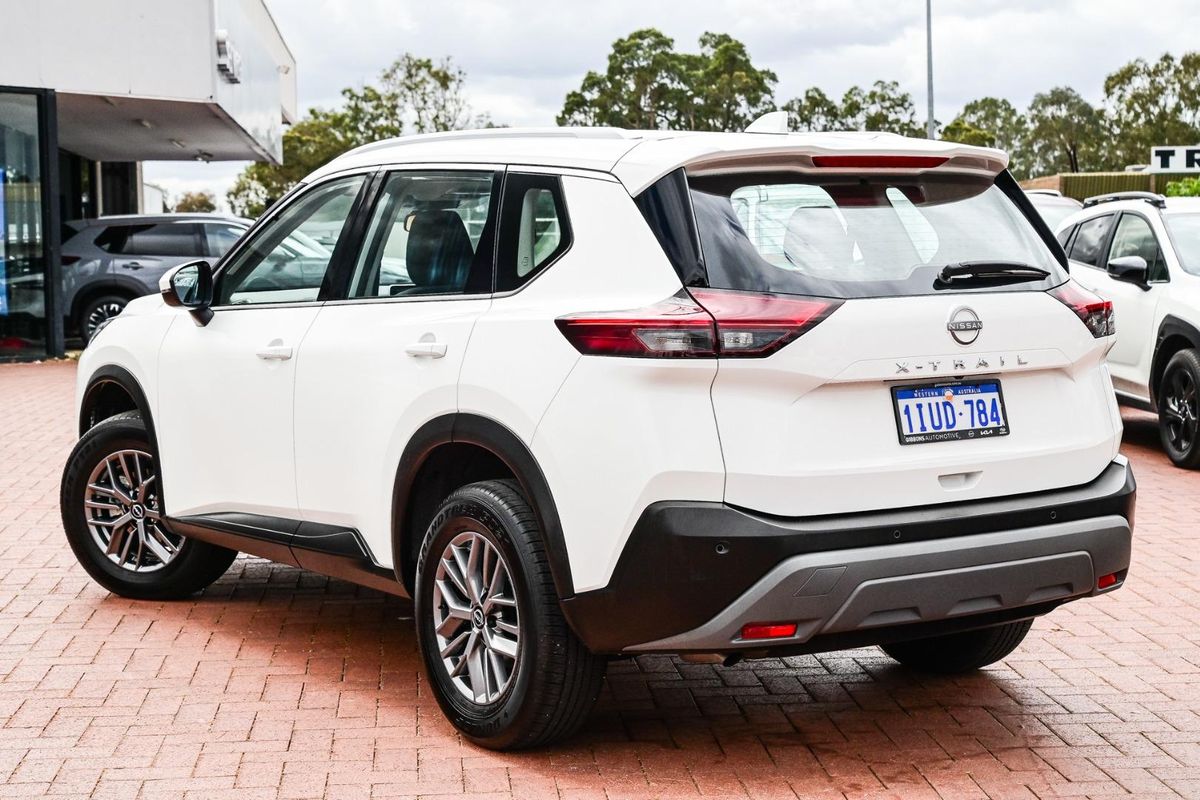 2025 Nissan X-TRAIL ST T33