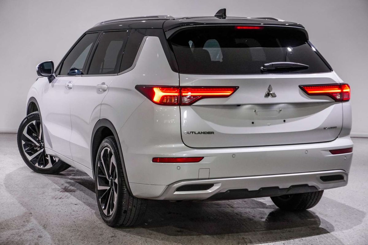 2023 Mitsubishi Outlander Exceed Tourer ZM