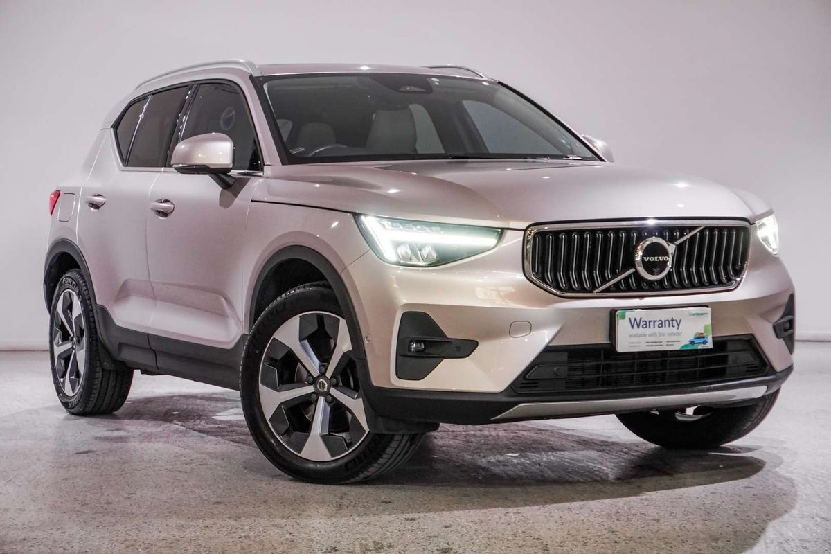 2023 Volvo XC40 Ultimate B4 Bright