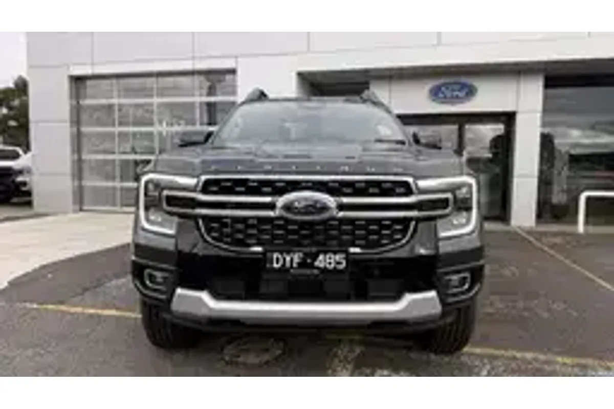 2025 Ford Ranger Platinum 4X4 3.0L image 3