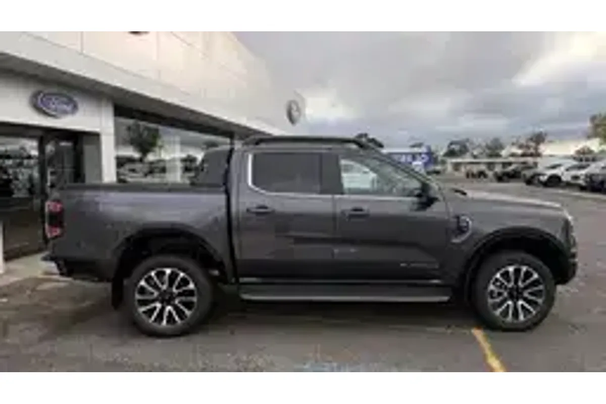 2025 Ford Ranger Platinum 4X4 3.0L image 10