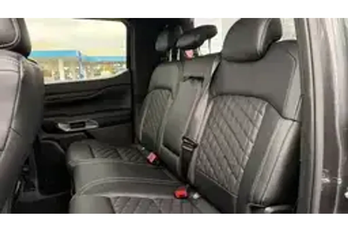2025 Ford Ranger Platinum 4X4 3.0L image 12