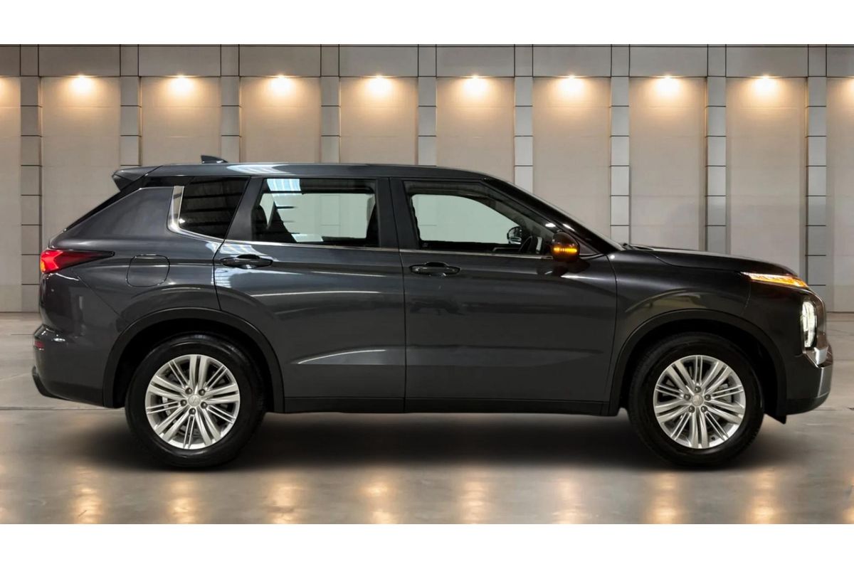 2024 Mitsubishi Outlander ES ZM