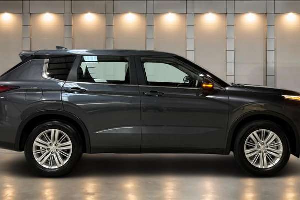 2024 Mitsubishi Outlander ES ZM