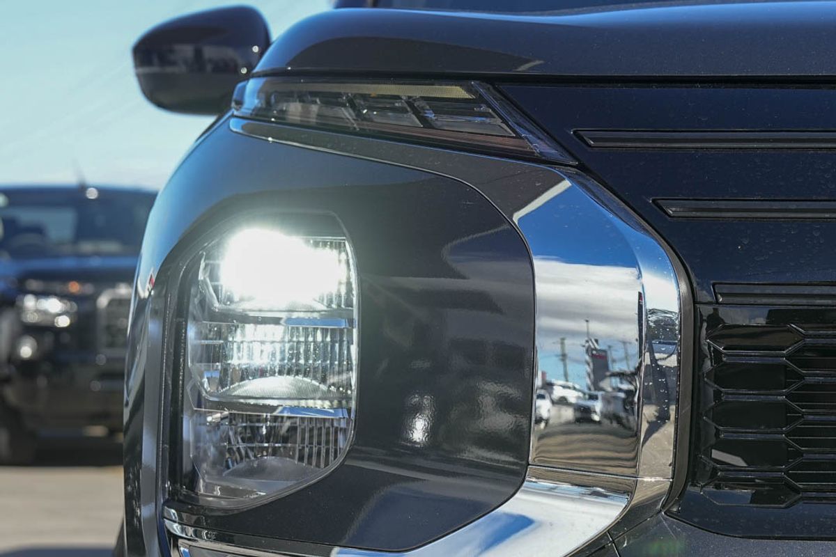 2026 Mitsubishi Outlander Black Edition ZM