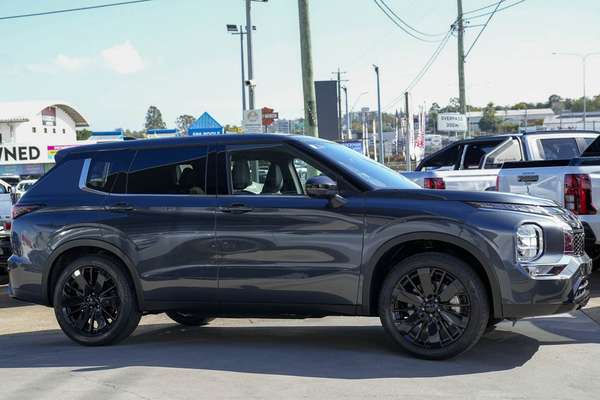 2026 Mitsubishi Outlander Black Edition ZM thumb-4