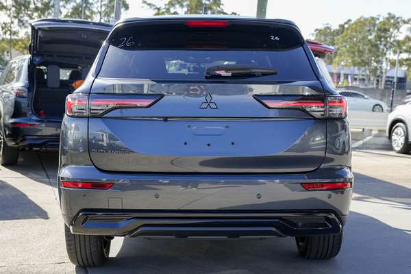2026 Mitsubishi Outlander Black Edition ZM thumb-6
