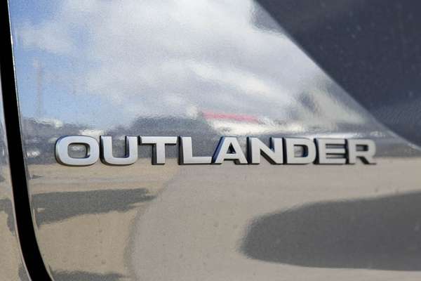 2026 Mitsubishi Outlander Black Edition ZM thumb-20