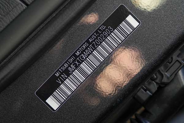 2026 Mitsubishi Outlander Black Edition ZM thumb-21