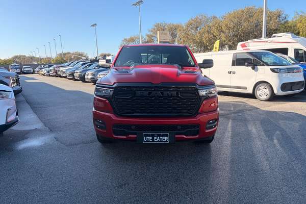 2026 RAM 1500 Express Black Edition Hurricane SO DT 4X4 SWB