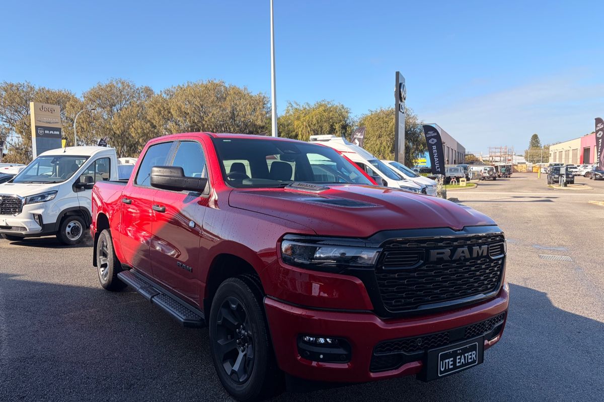 2026 RAM 1500 Express Black Edition Hurricane SO DT 4X4 SWB