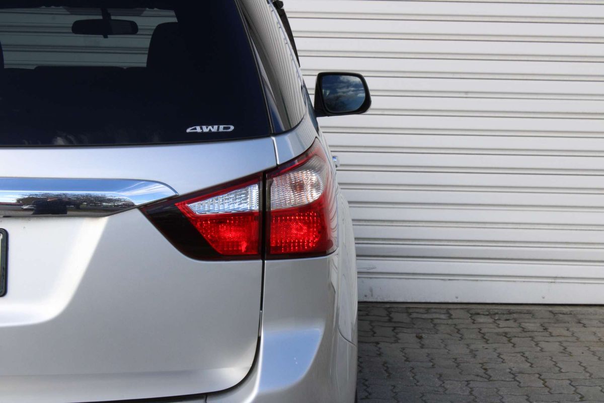 2014 Isuzu MU-X LS-U