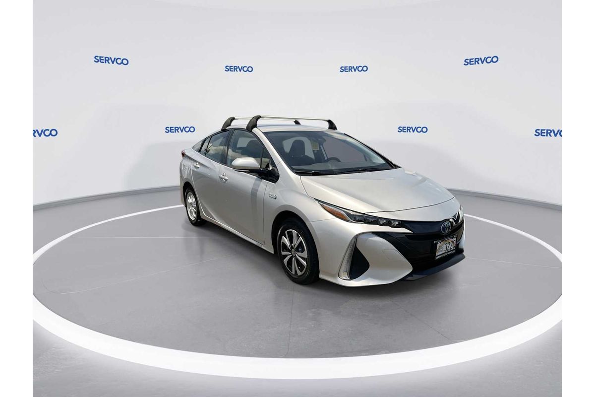 2020 Toyota Prius LE