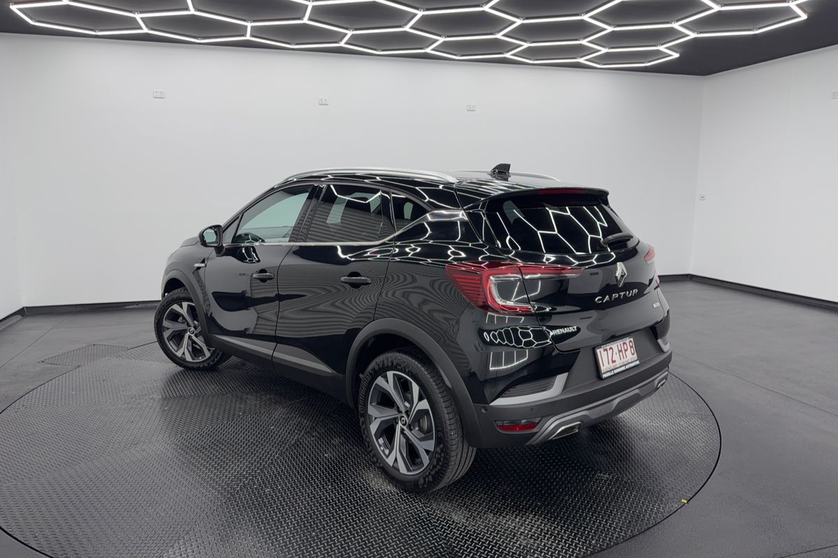 2022 Renault Captur R.S. Line XJB