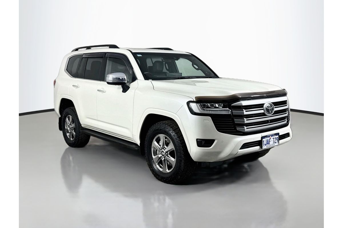 2022 Toyota Landcruiser Sahara FJA300R