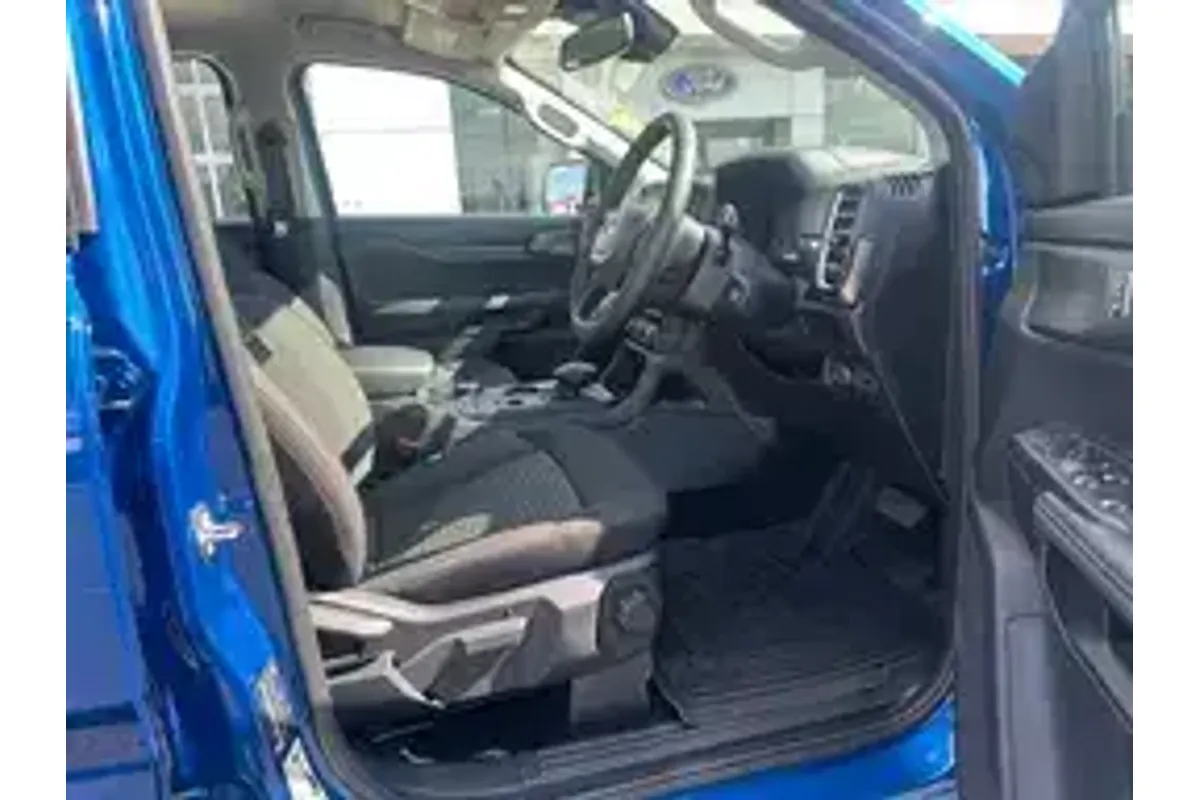 2025 Ford Ranger PHEV XLT 4X4 2.3L image 9