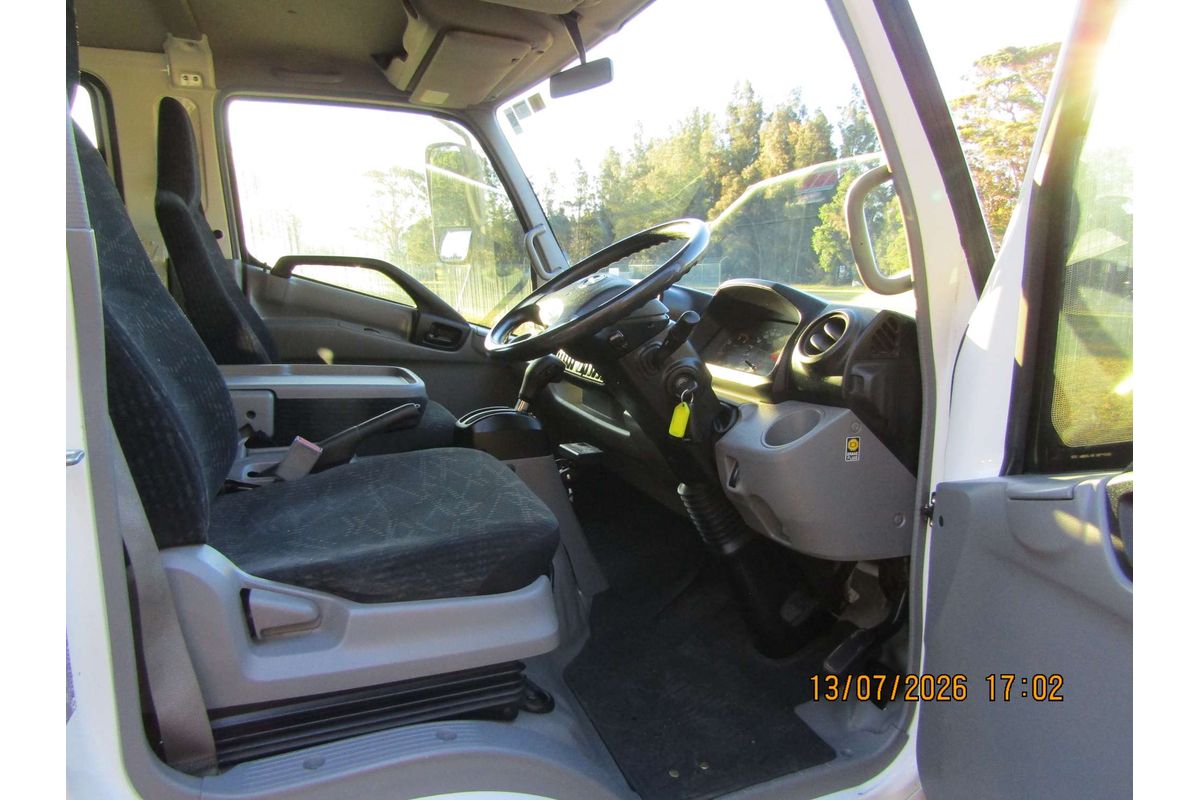 2015 Hino 300 Series 816 LWB XZU720R 4x2 image 2