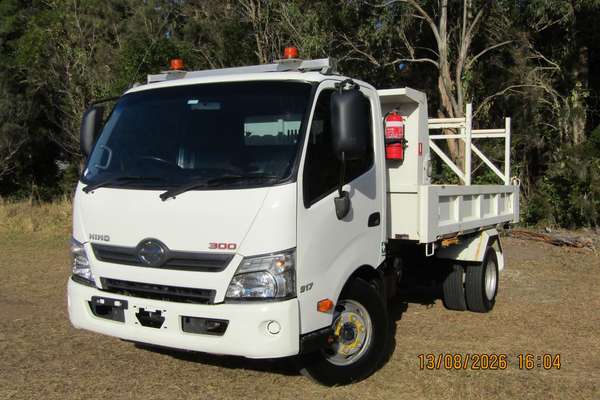 2014 Hino 300 Series 917 MWB XZU710R 4x2