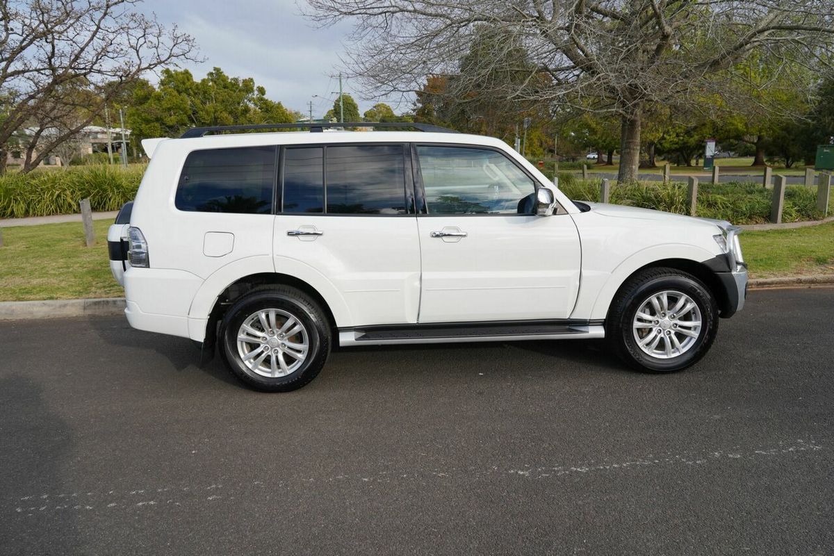 2017 Mitsubishi Pajero GLX NX