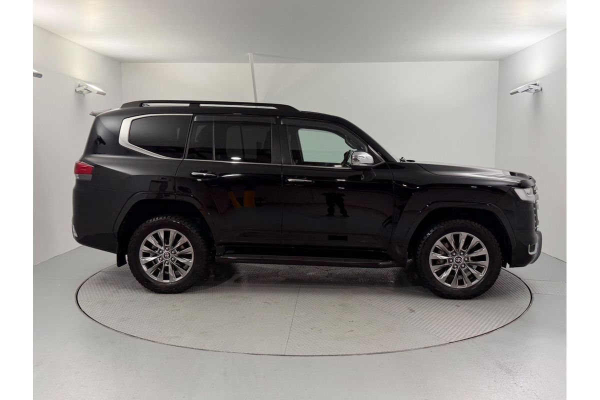 2023 Toyota Landcruiser Sahara ZX FJA300R